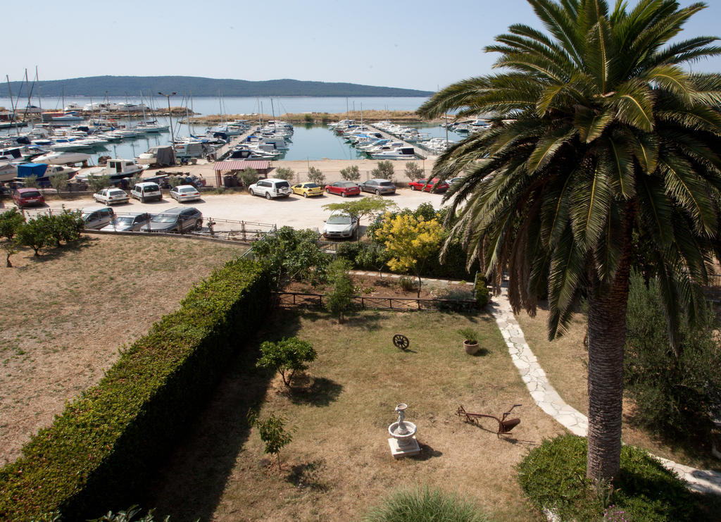 Yacht Beach Apartments Kaštela Zewnętrze zdjęcie